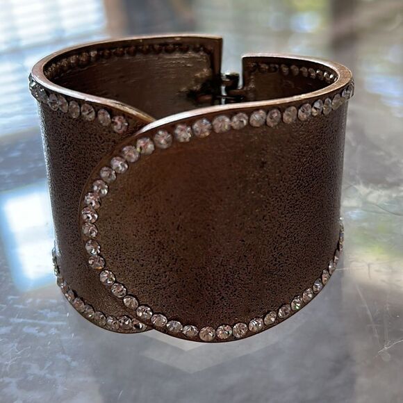 Crystal Cuff Bracelet! - Picture 5 of 8